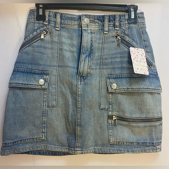 NWT We The Free People Blue Stretch Avenue Cargo Denim Jean Mini Skirt Size 26 - Picture 4 of 10